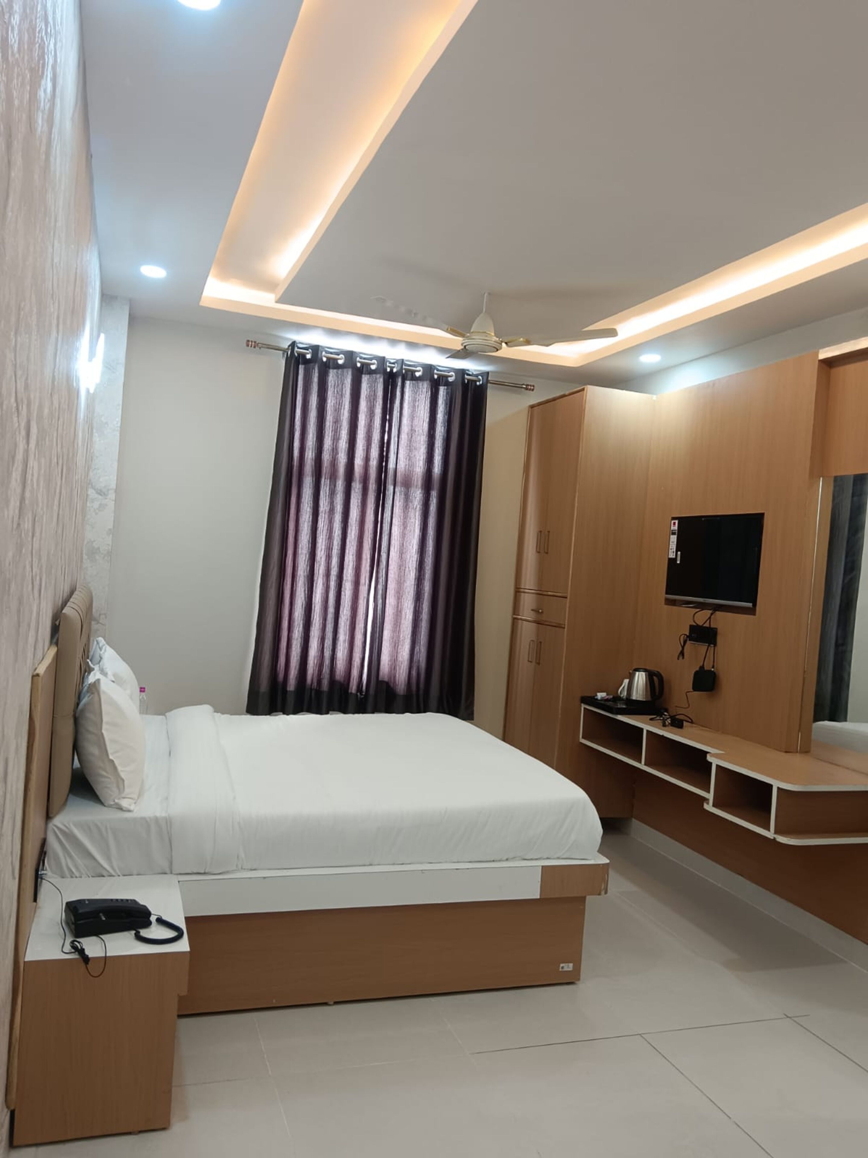 Superior Double Room, City View | Iron/ironing board, free WiFi