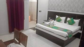 Deluxe Double Room, City View | Iron/ironing board, free WiFi