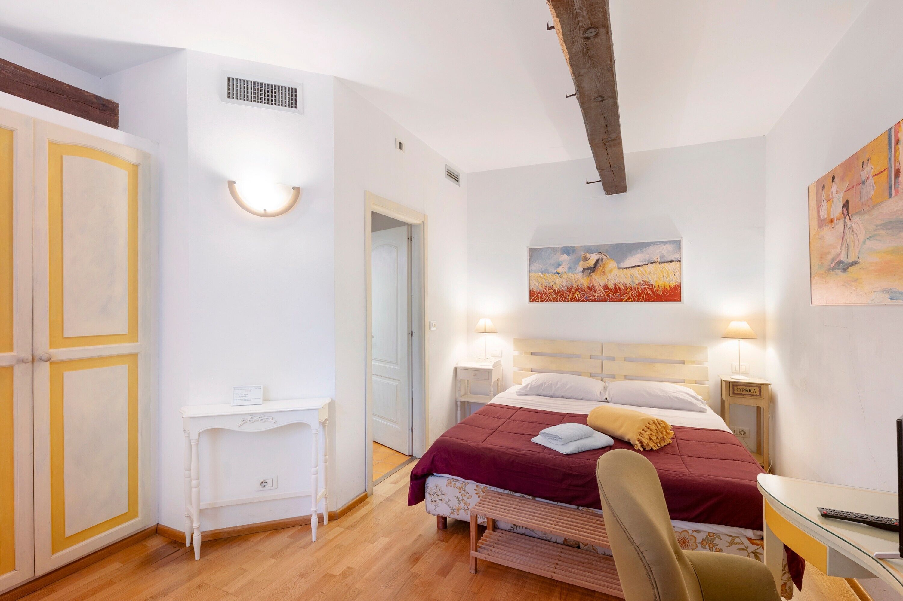 2 bedrooms, WiFi, bed sheets