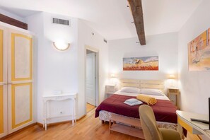 1 dormitori, wifi i roba de llit 