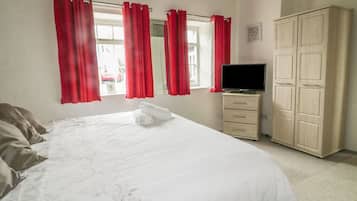 1 bedroom, individually decorated, individually furnished