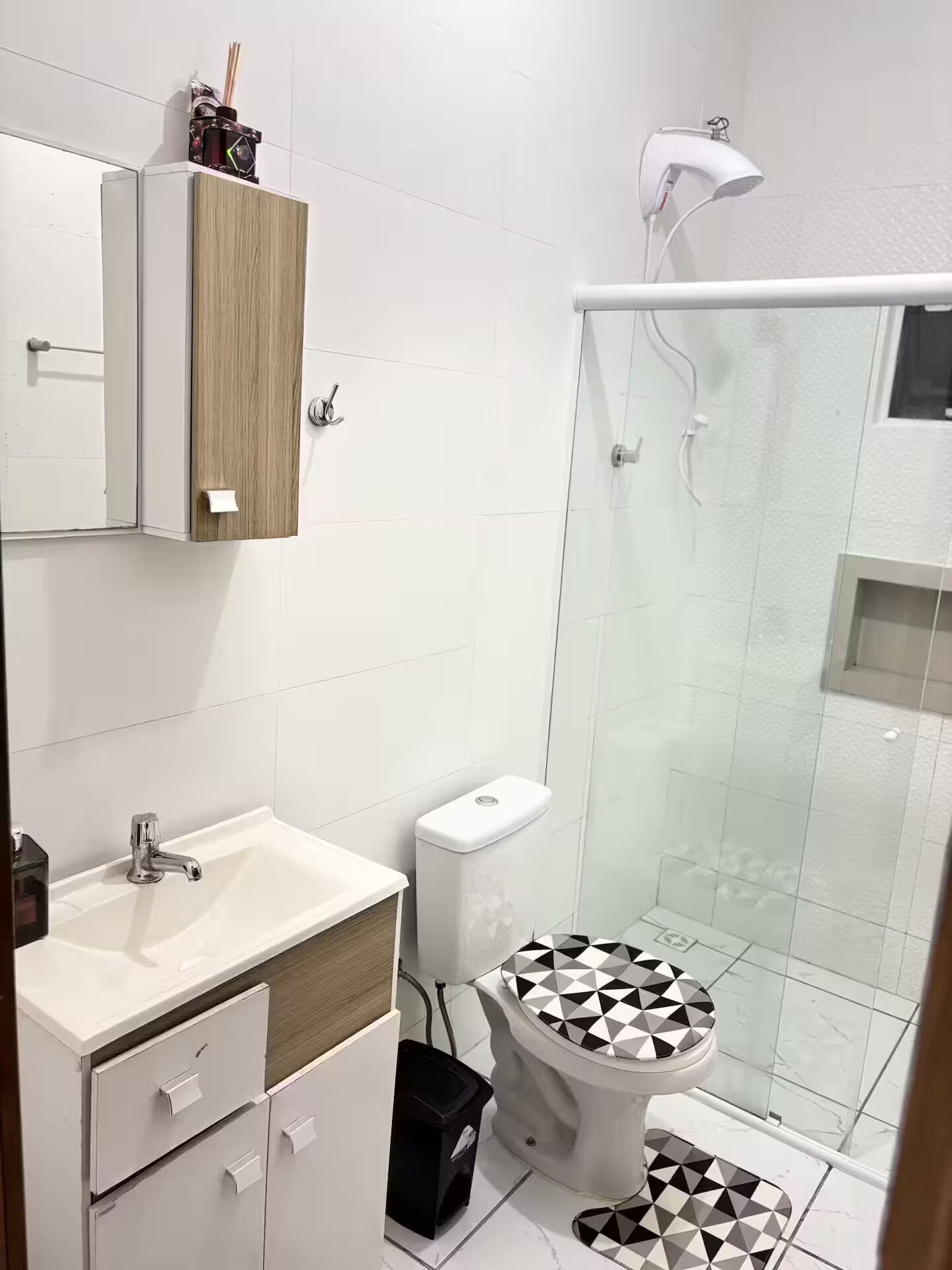 Bidet, towels, soap, toilet paper