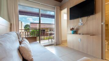 Basic Apartment | Living area