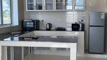 Apartment, 2 Bedrooms, Balcony, Ocean View | Interior