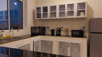 Apartment, 2 Bedrooms, Balcony, Ocean View | Interior