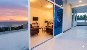 Apartment, 2 Bedrooms, Balcony, Ocean View | Ruang tamu