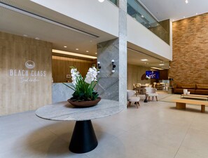 Lobby - Discover the charm of Ondina in beachfront condo (Salvador)