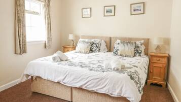 1 Schlafzimmer, individuell dekoriert, individuell eingerichtet