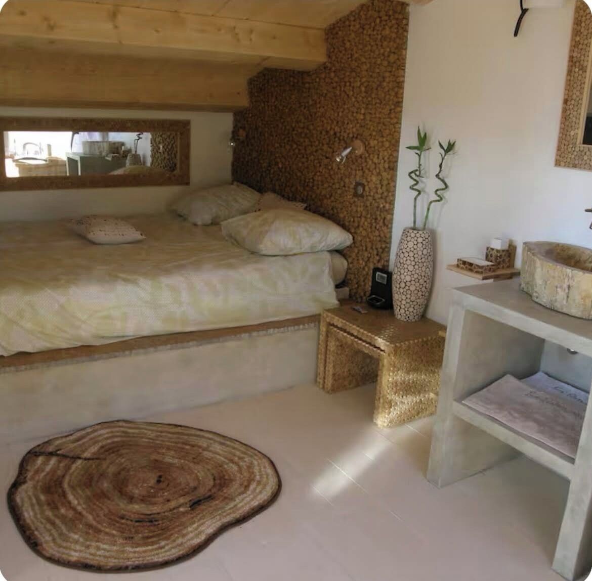 3 slaapkamers, een strijkplank/strijkijzer, beddengoed