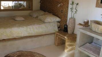 3 slaapkamers, een strijkplank/strijkijzer, beddengoed