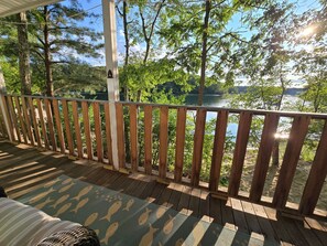 Property grounds - Peaceful Waterfront Cottage with Pond Views (Sandwich)