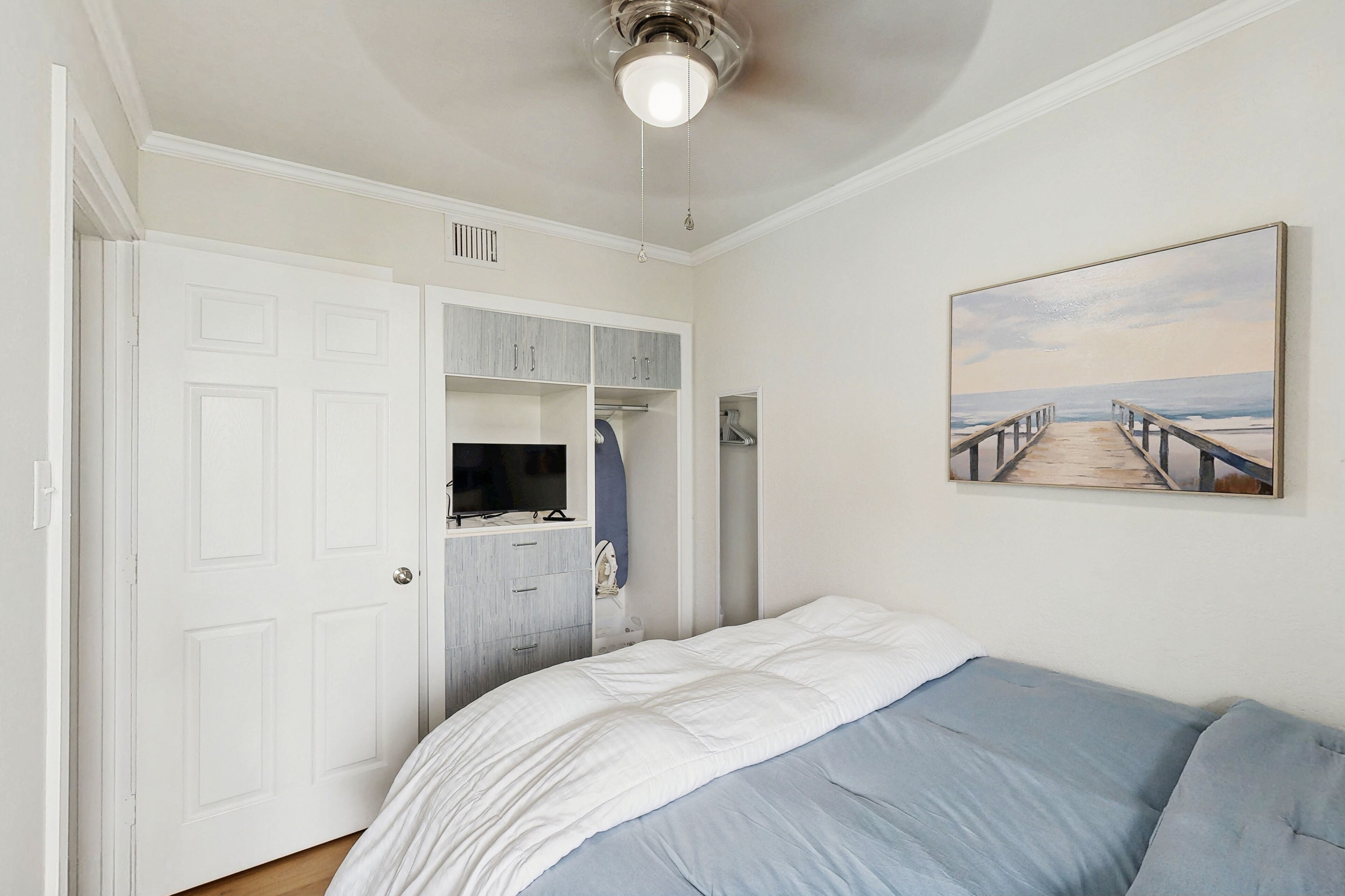 1 bedroom, iron/ironing board, internet, bed sheets