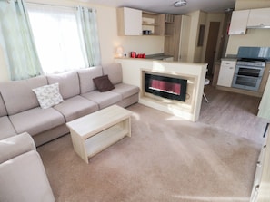 Living area - Under Cliff Caravan (Kidwelly)