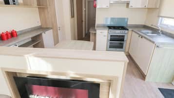 Cookware/dishes/utensils