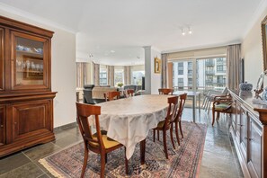 Dining - 2 bedroom accommodation in Oostduinkerke (Oostduinkerke)