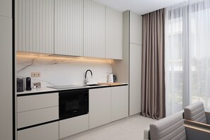 Luokittelematon kuva, 5 kautta 10, painike