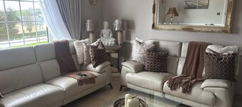 Room-dernvale House - Double Room - Slee