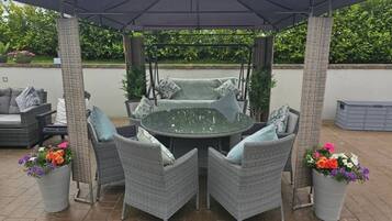 Shared Dormitory, 1 Bedroom, Smoking, Patio | Dining