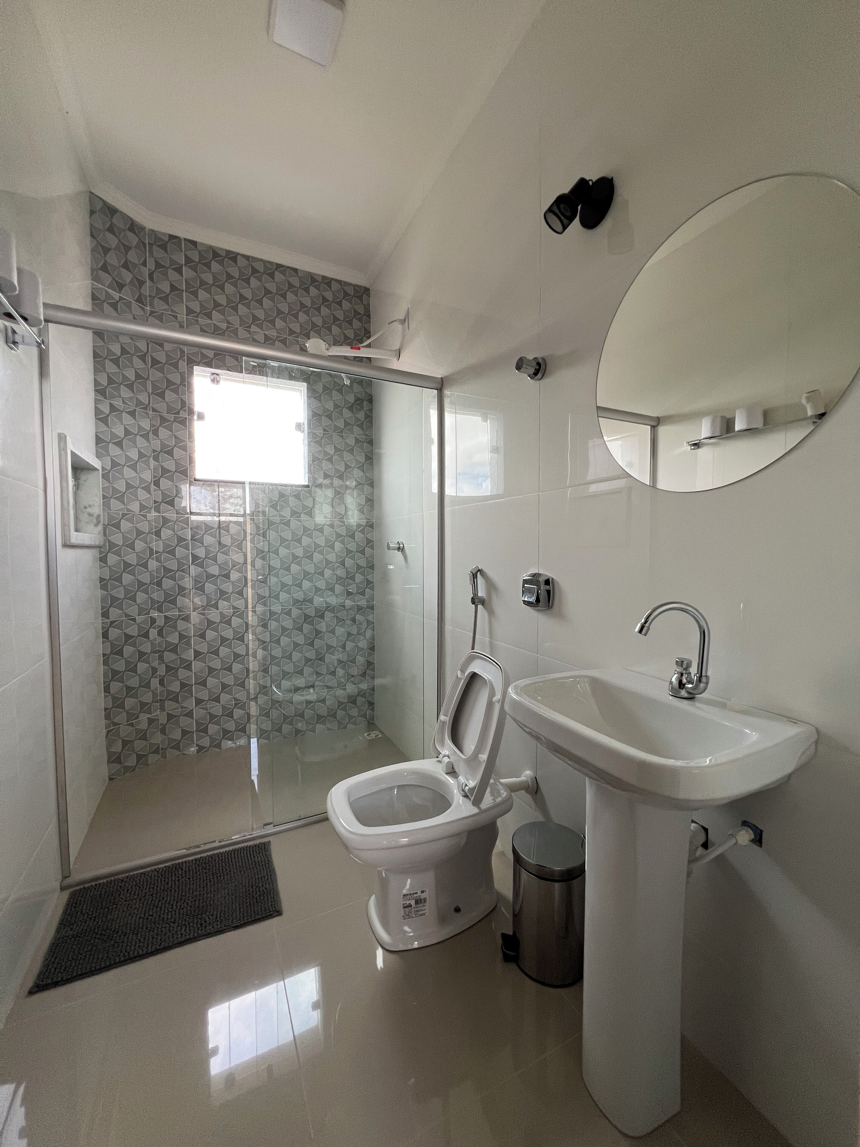 Family Room | Bathroom | Shower