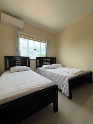 Unclassified image, 3 of 9, button - Hotel Brilhante 2 (Itacarambi)