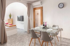 تناول الطعام