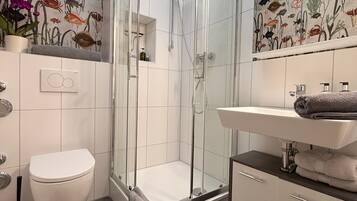 Bruser, hårtørrer, håndklæder