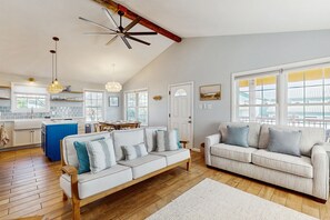TV - Waterfront home with private pool & dock - outdoor patio with a view (Corpus Christi)