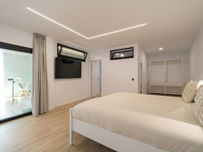 4 habitaciones, tabla de planchar con plancha y wifi gratis 