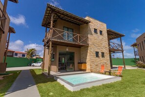 Basic Bungalow | Exterior