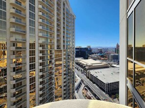 Property grounds - Vegas Retreat w/ Sphere View | Pool & Gym Access (Las Vegas)
