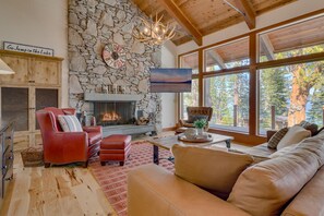 Fireplace, ping pong - Moana Mountain Shack | Lakeview w/ Buoy & Hot Tub (Tahoma)