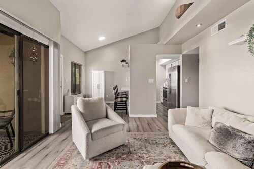 Camelback East 2BR w/ Pool & Free Parking