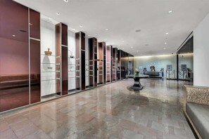 Interior - 35th Floor luxury unit with panoramic Strip views (Las Vegas)