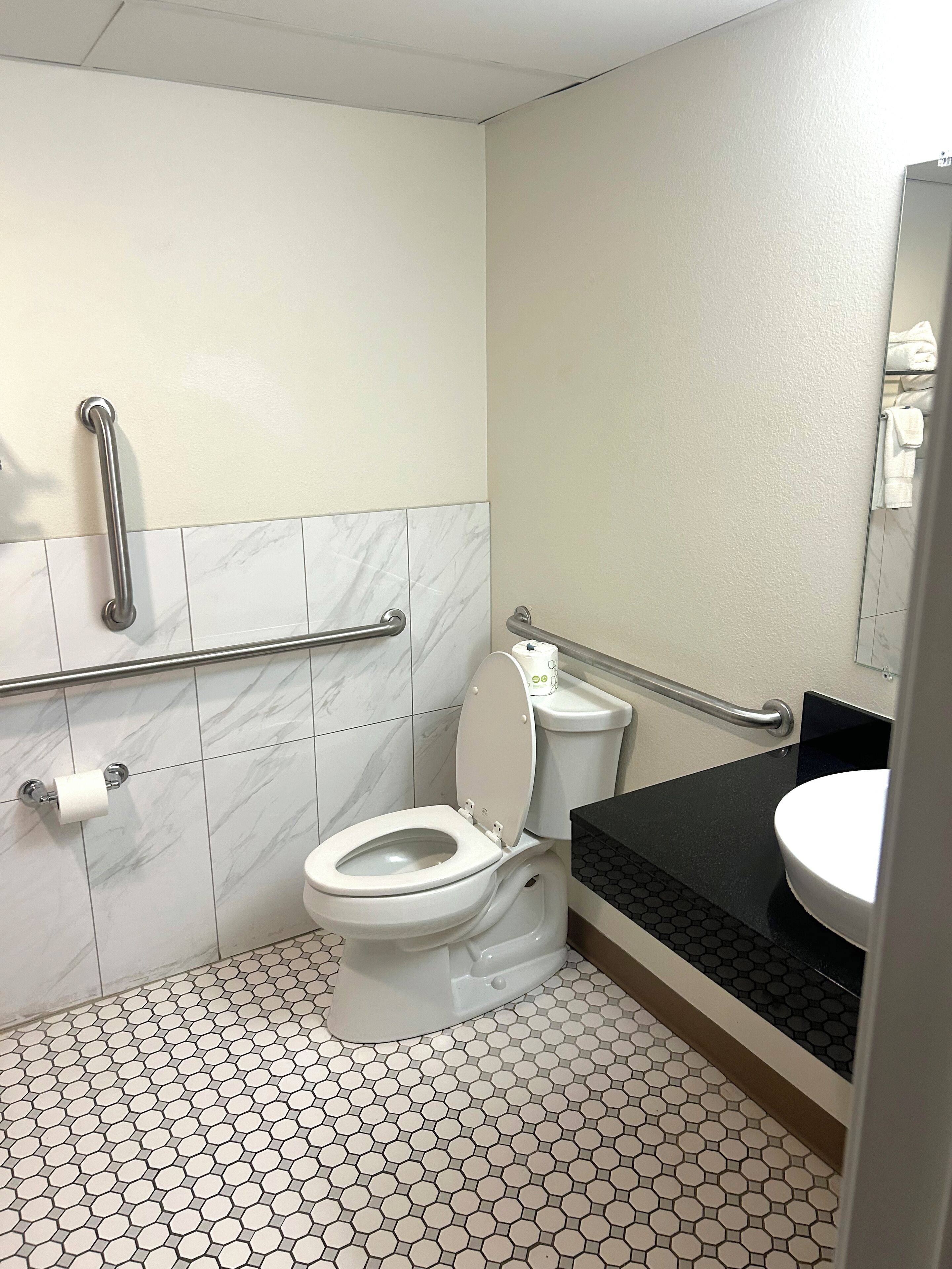 Handtücher, Seife, Shampoo, Toilettenpapier