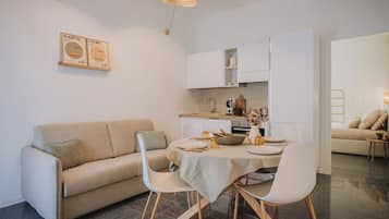 Condo dành cho gia đình, 1 giường đôi và sofa giường, bếp nhỏ, quang cảnh sân vườn | Nội thất