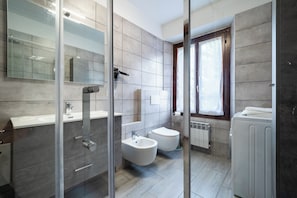 Luokittelematon kuva, 5 kautta 21, painike