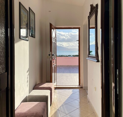 Osmenaj Studios - Seaside Comfort in Vlore