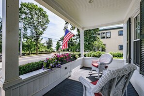 Terrace/patio - The Nicholson Inn (Freeport)