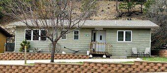 Stony Ridge is a 3 bedroom/2 bath home located in the town of Hill City!