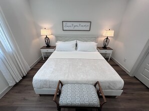 3 slaapkamers, een bureau, een strijkplank/strijkijzer, gratis wifi