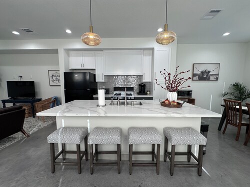 Peaceful 3-bedroom house with AC in a cool Houston neighborhood