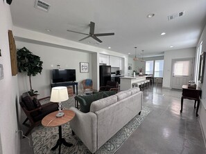 Unclassified image, 2 of 36, button