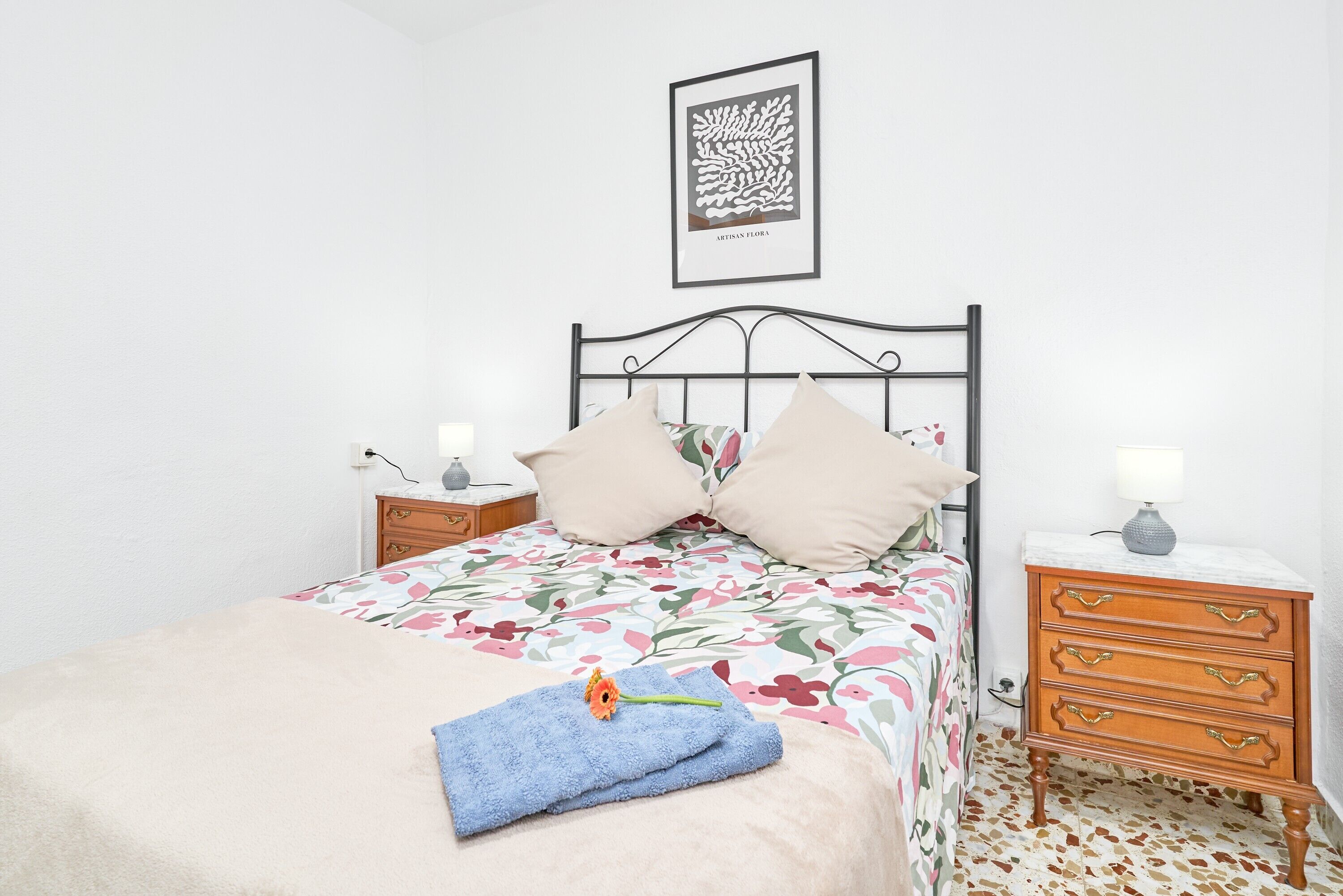 2 bedrooms, iron/ironing board, WiFi, bed sheets