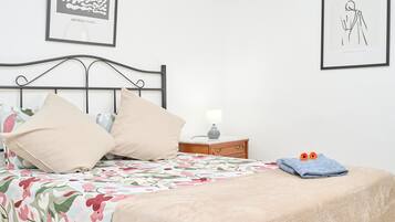 2 makuuhuonetta, silitysrauta/-lauta, Wi-Fi, vuodevaatteet