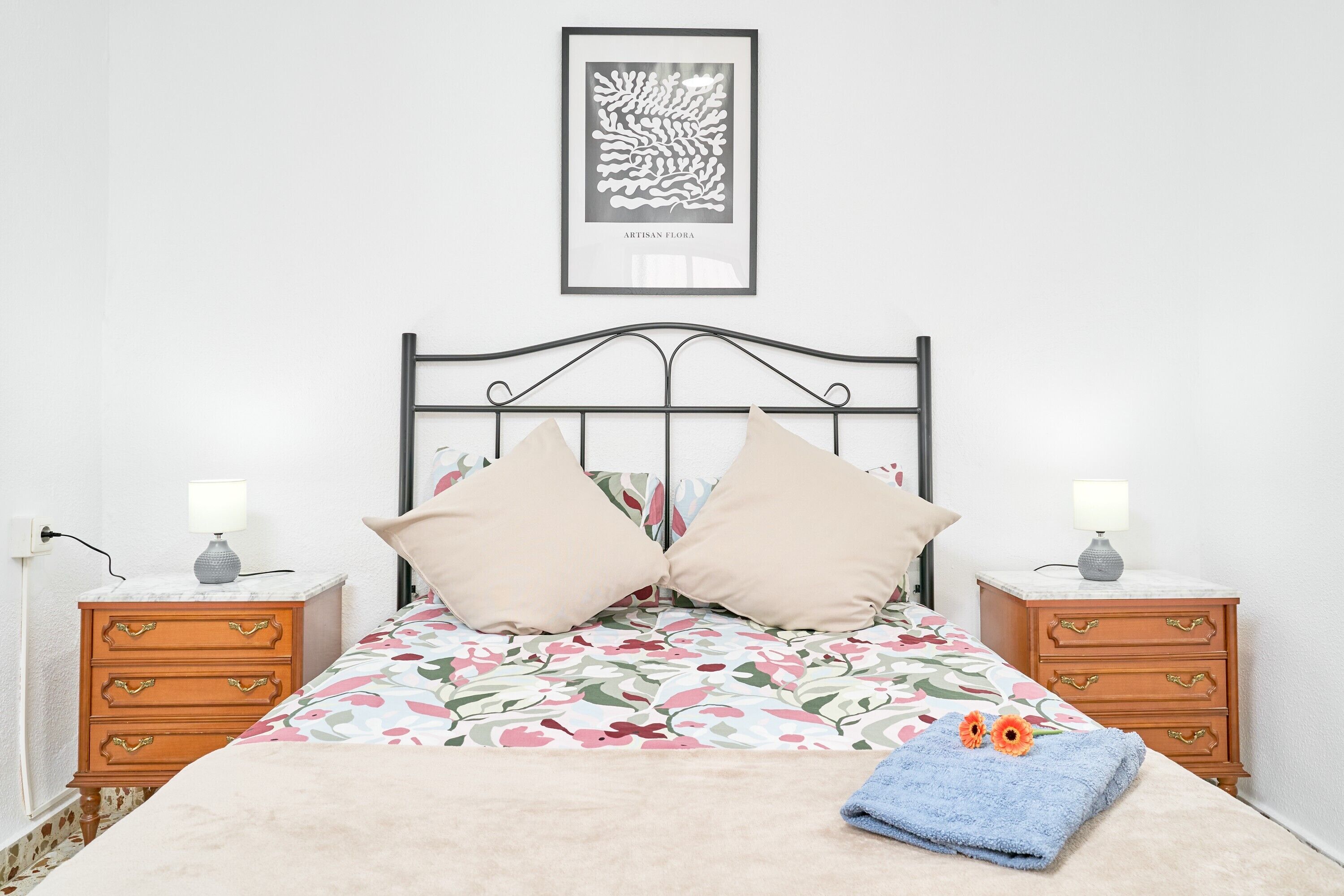 2 chambres, fer et planche à repasser, Wi-Fi, draps fournis