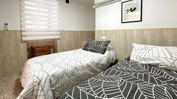 2 slaapkamers, een strijkplank/strijkijzer, wifi, beddengoed