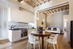 Interior - Porcellana Charming Apartment by MMega (Florence)