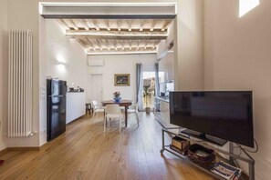 Interior - Porcellana Charming Apartment by MMega (Florence)