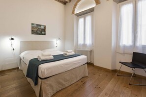 2 bedrooms, iron/ironing board - Porcellana Charming Apartment by MMega (Florence)