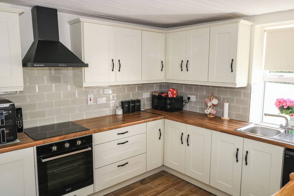 Greenfield House - Legga